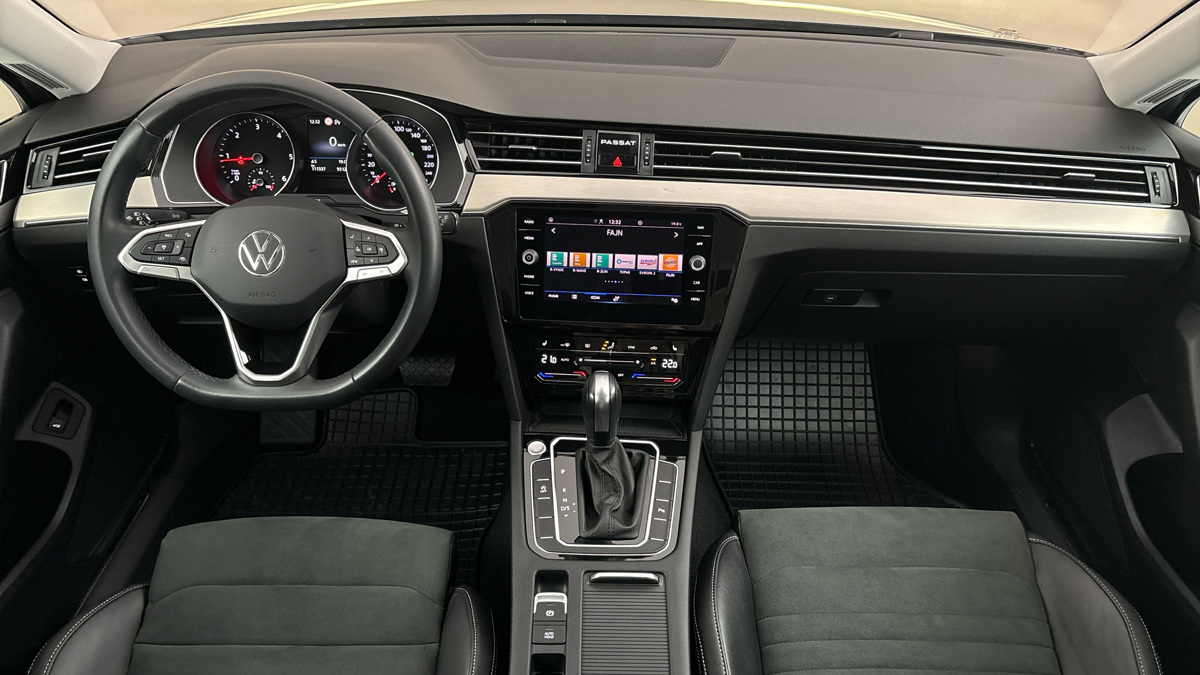 Volkswagen Passat - 8