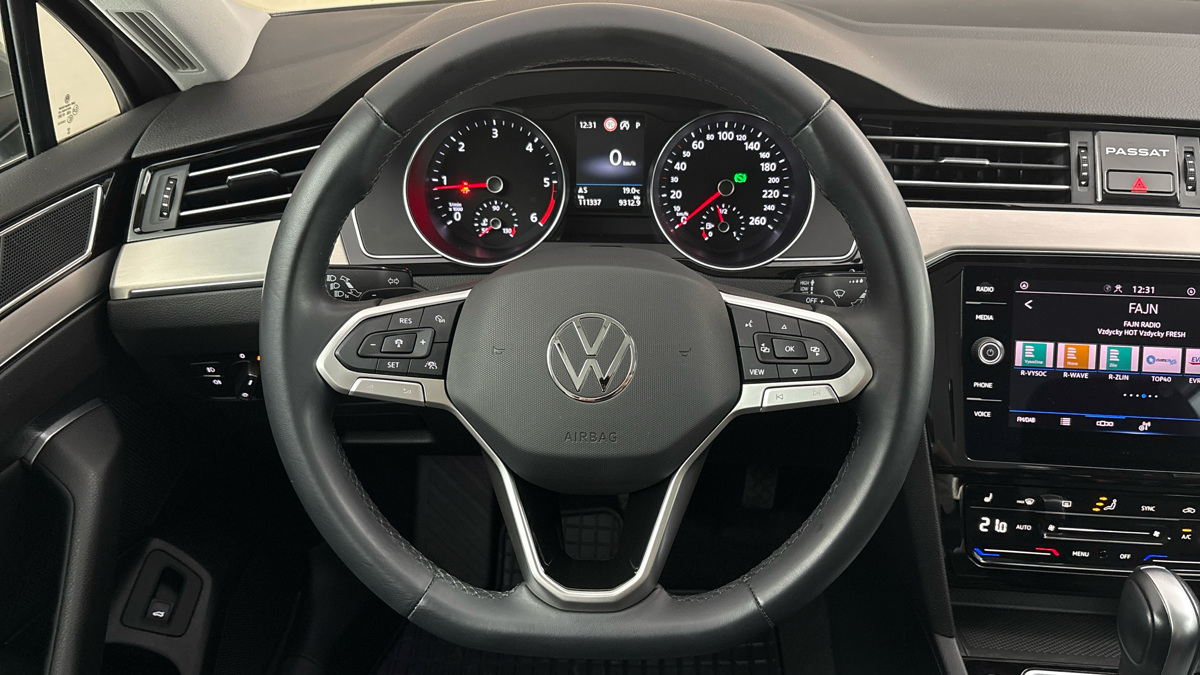 Volkswagen Passat - 9