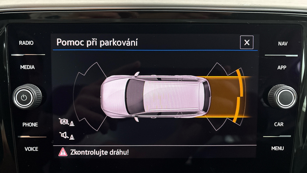 Volkswagen Passat - 12
