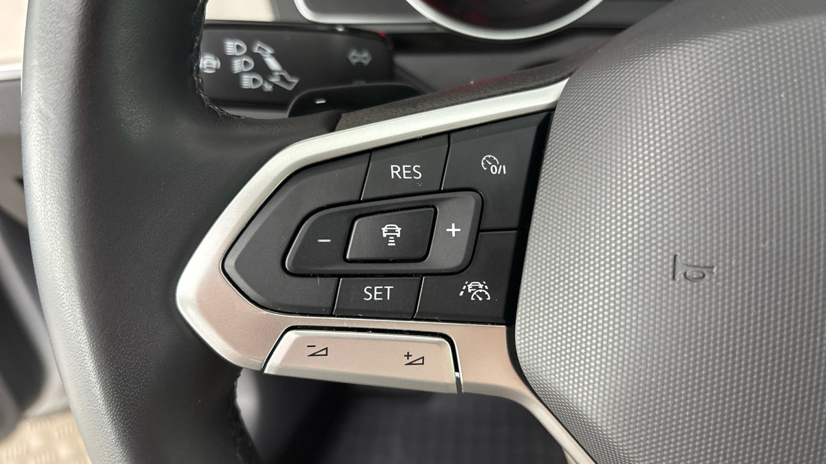 Volkswagen Passat - 14
