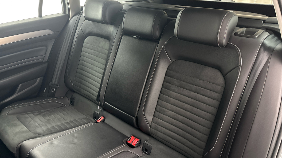 Volkswagen Passat - 16