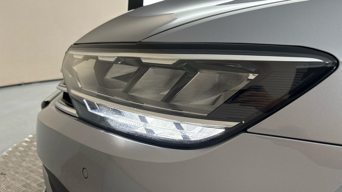Volkswagen Passat - 18