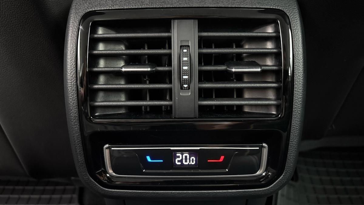 Volkswagen Passat - 22