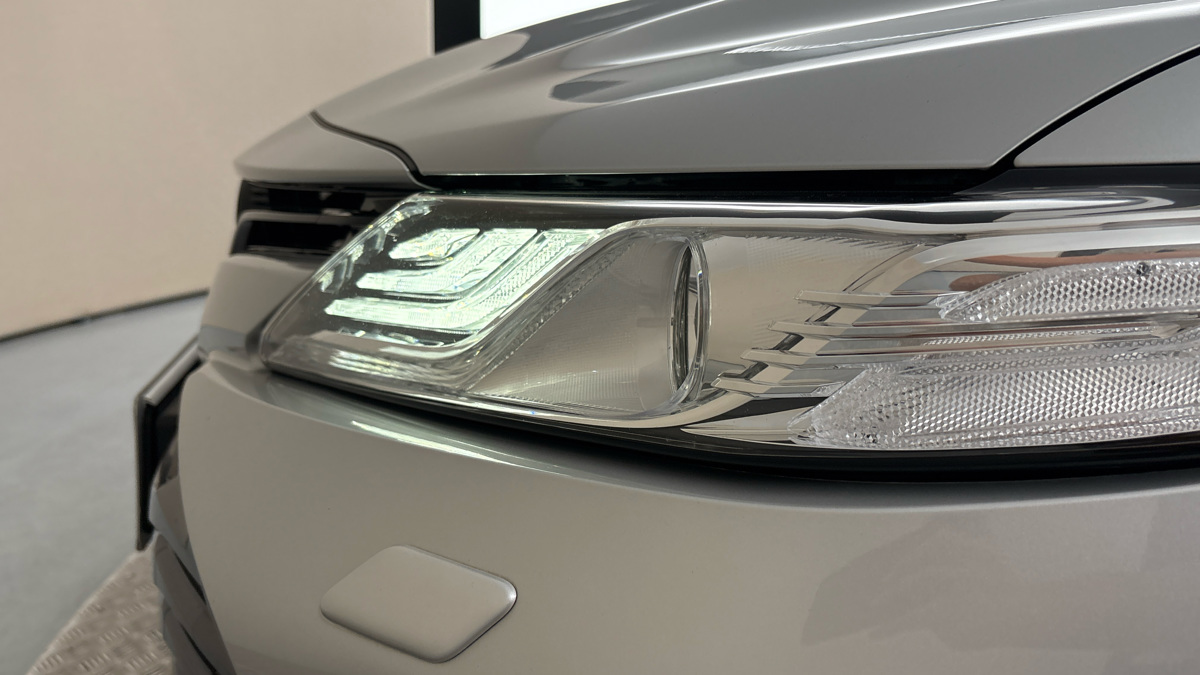 Toyota Camry - 18