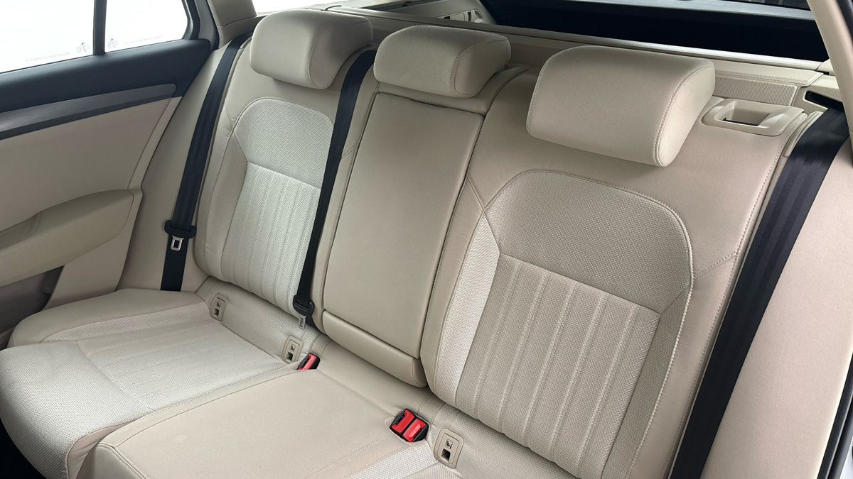 Škoda Superb - 16