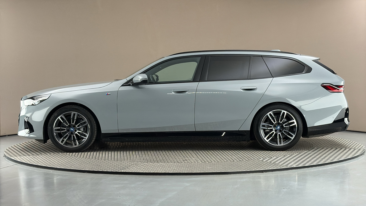 BMW i5 - 4