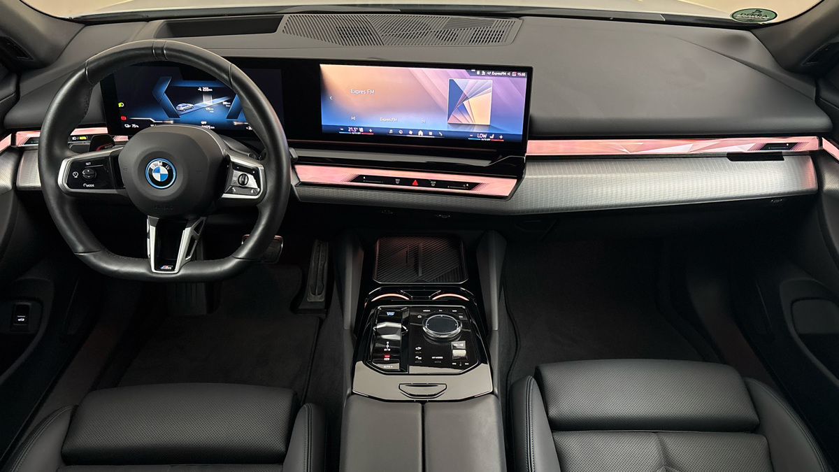 BMW i5 - 8