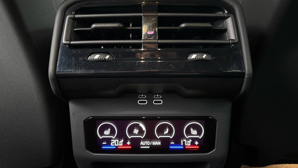 BMW i5 - 23