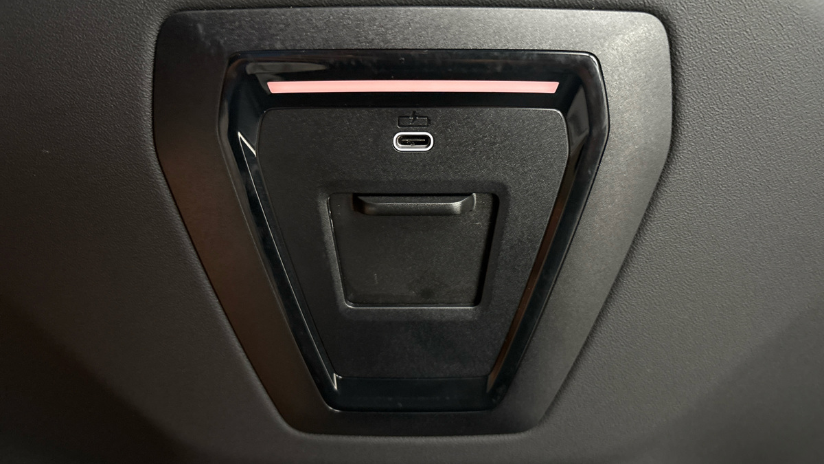 BMW i5 - 32