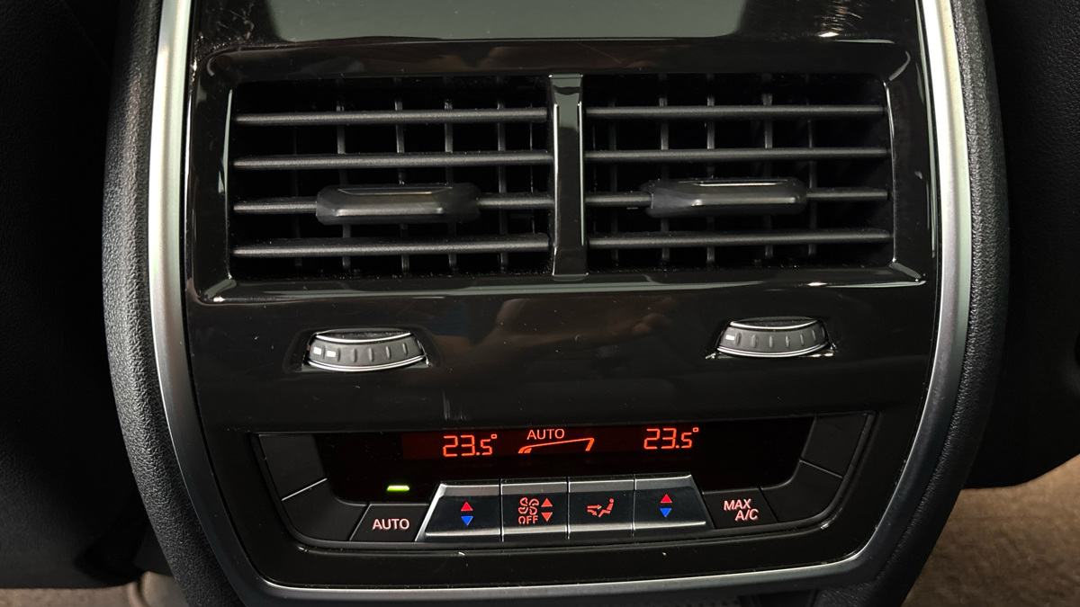 BMW X7 - 23
