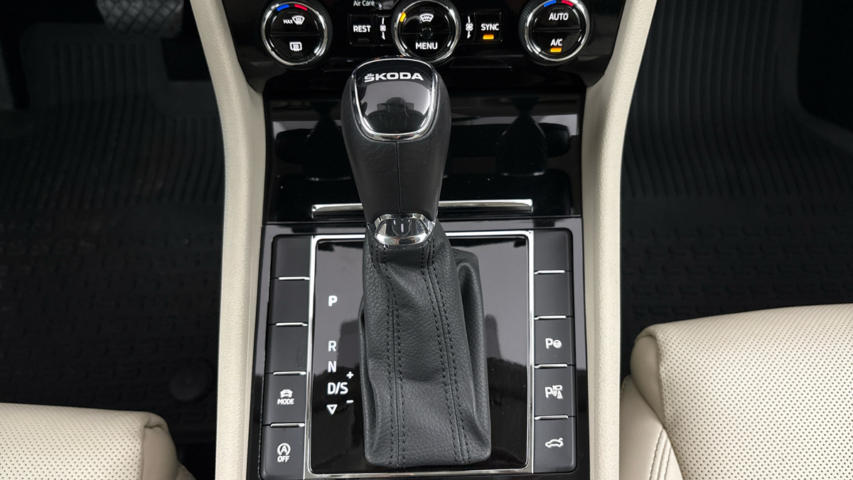 Škoda Superb - 28