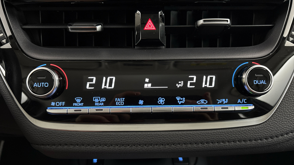 Toyota Corolla - 13