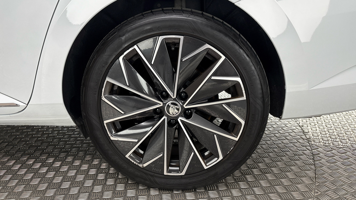 Škoda Superb - 19