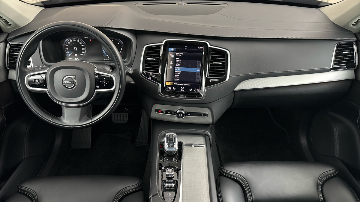 Volvo XC90 - 8