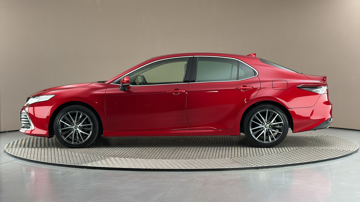 Toyota Camry - 4