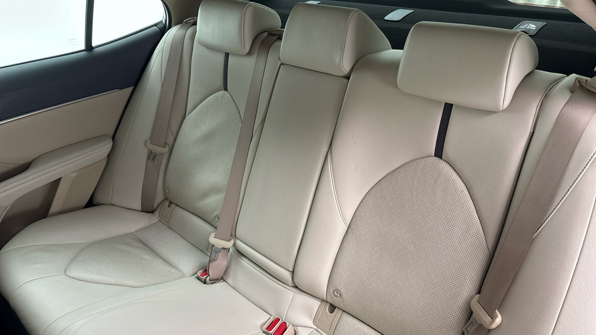 Toyota Camry - 16
