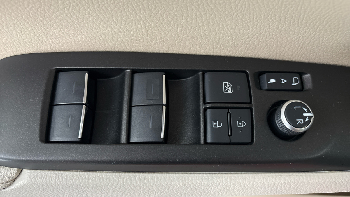 Toyota Camry - 23