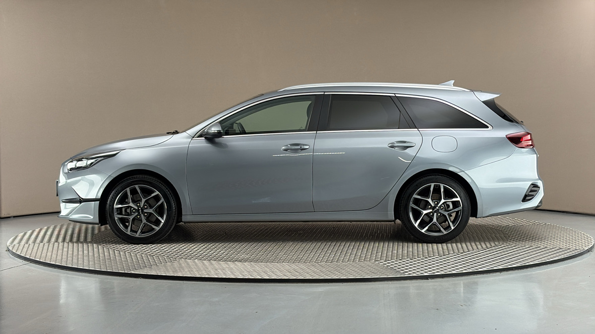 Kia Ceed - 4