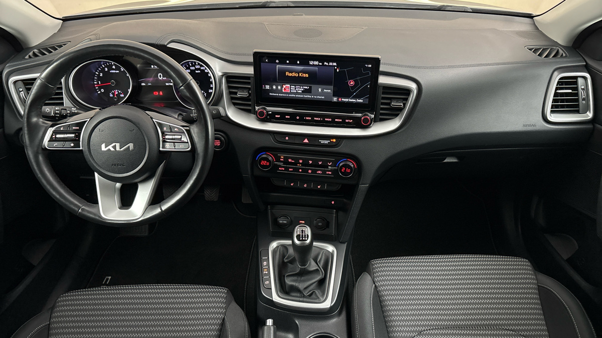 Kia Ceed - 8