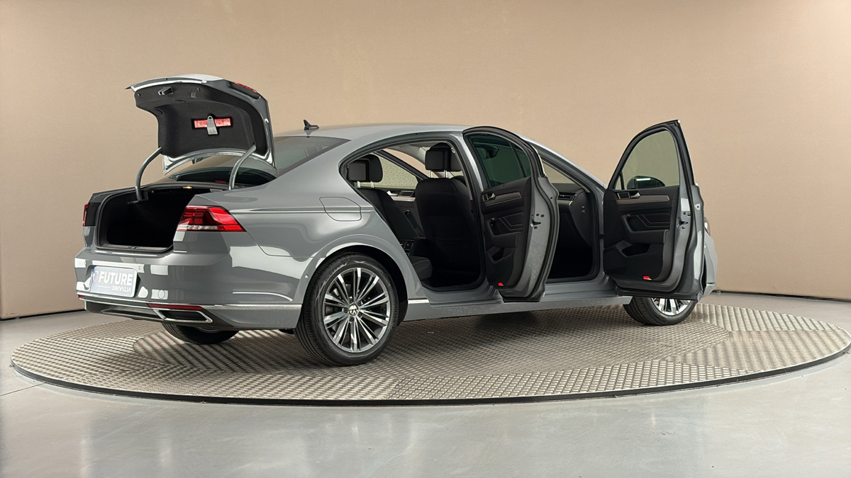 Volkswagen Passat - 6