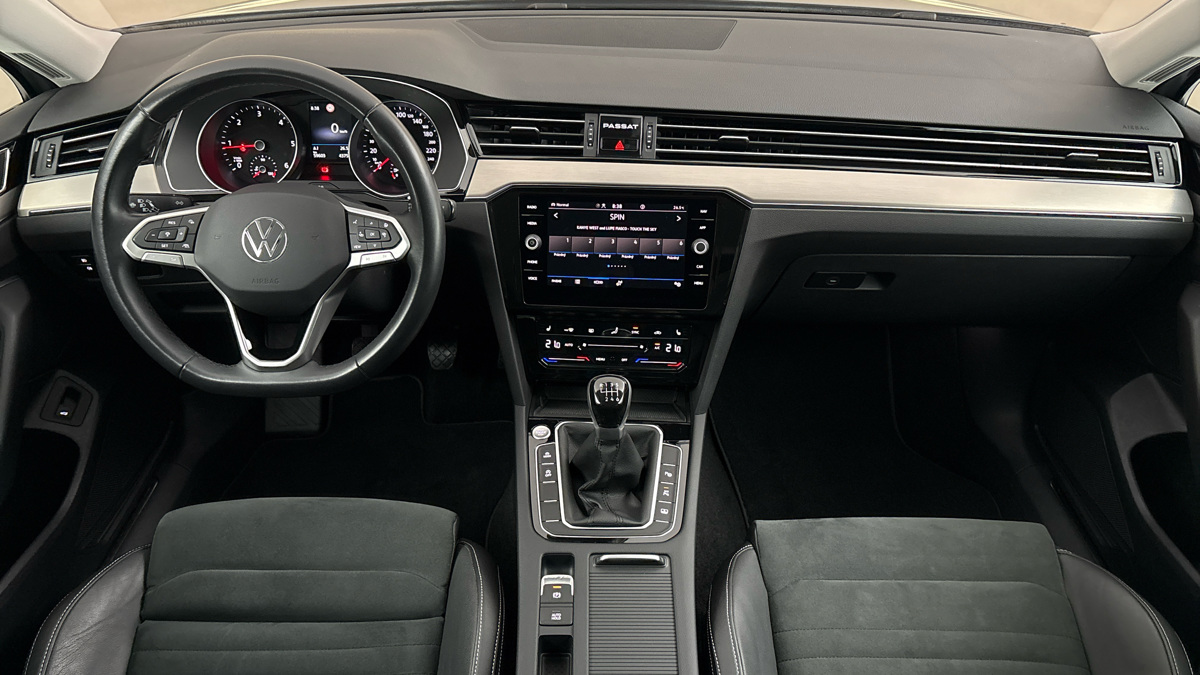 Volkswagen Passat - 8