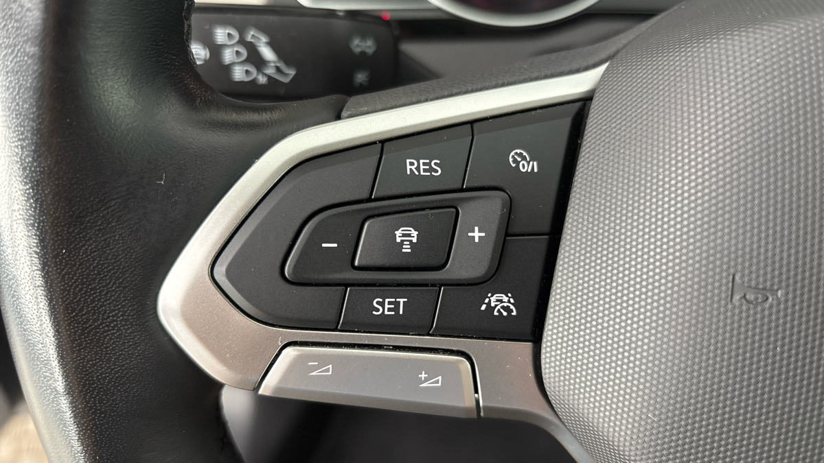 Volkswagen Passat - 14