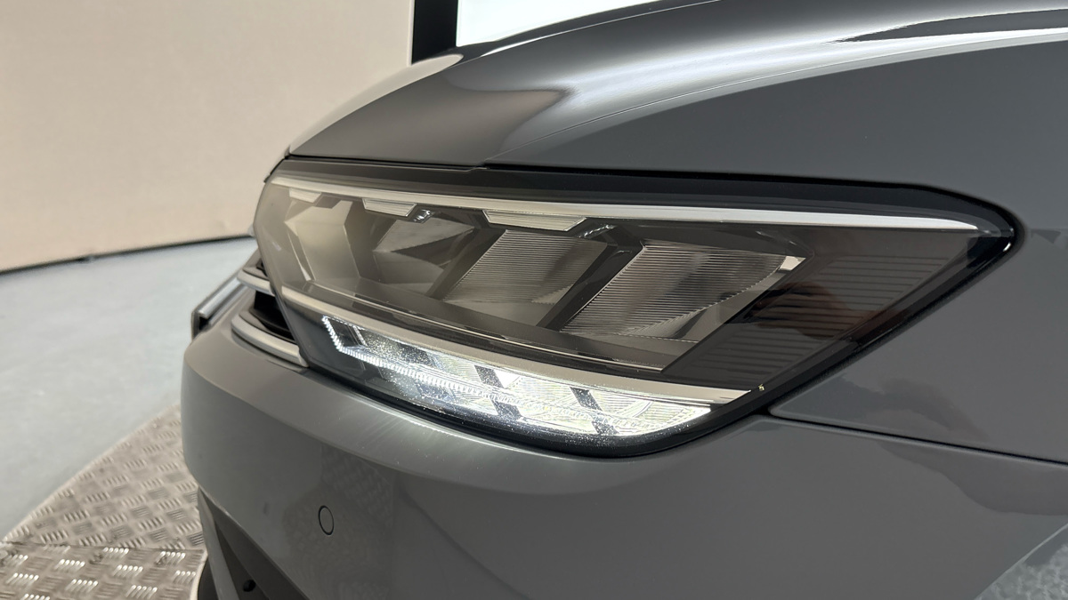 Volkswagen Passat - 18