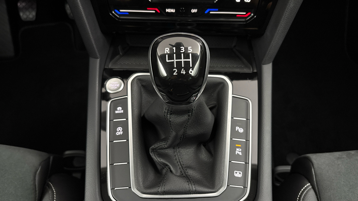 Volkswagen Passat - 24