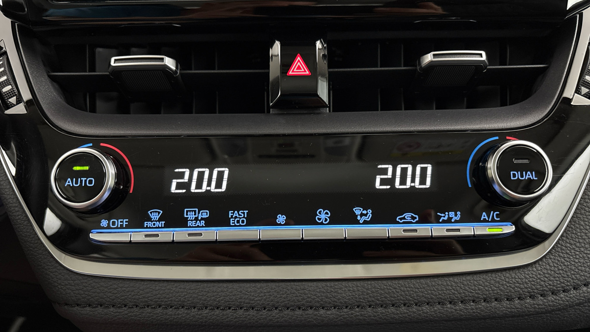 Toyota Corolla - 13