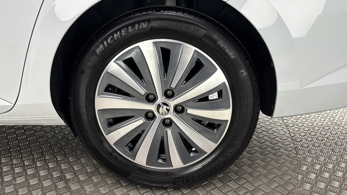 Škoda Superb - 19