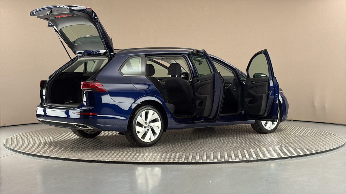 Volkswagen Golf - 6