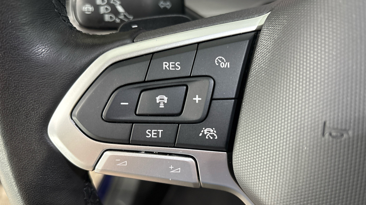 Volkswagen Golf - 14