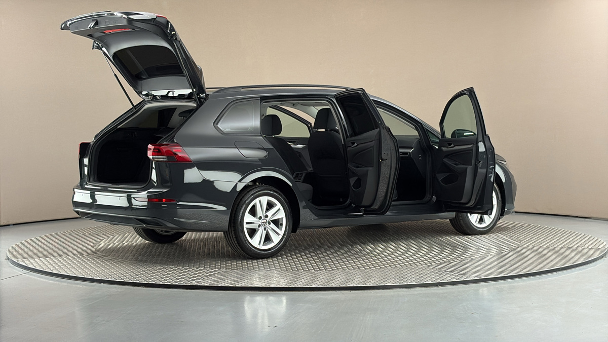 Volkswagen Golf - 6