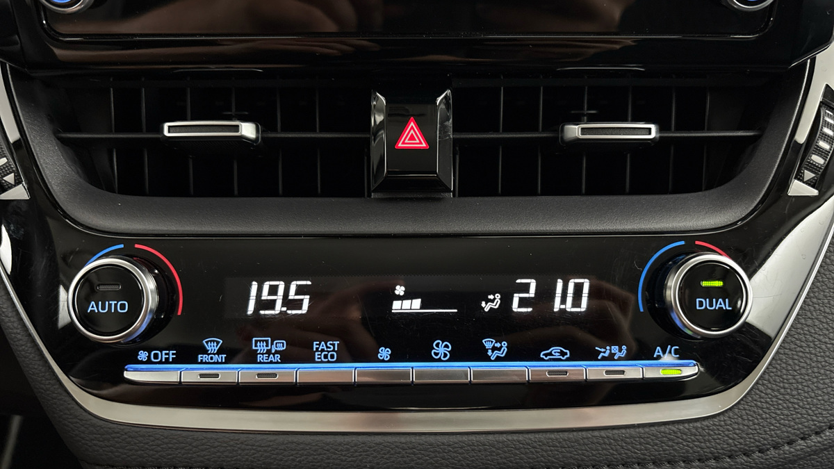 Toyota Corolla - 13