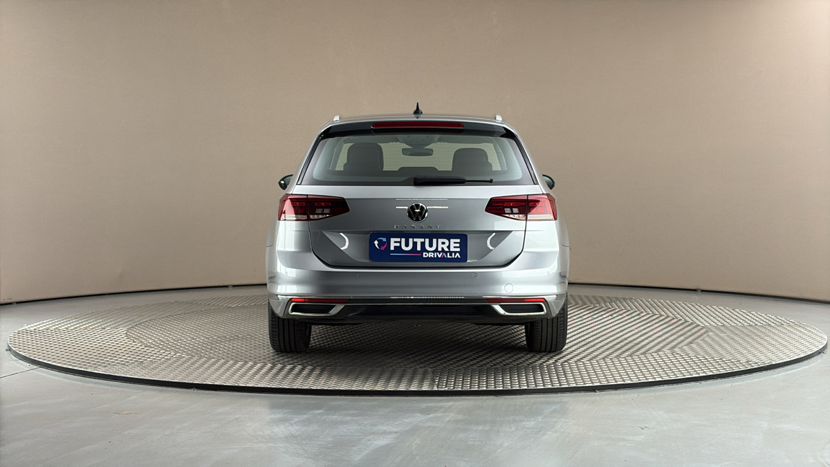 Volkswagen Passat - 5