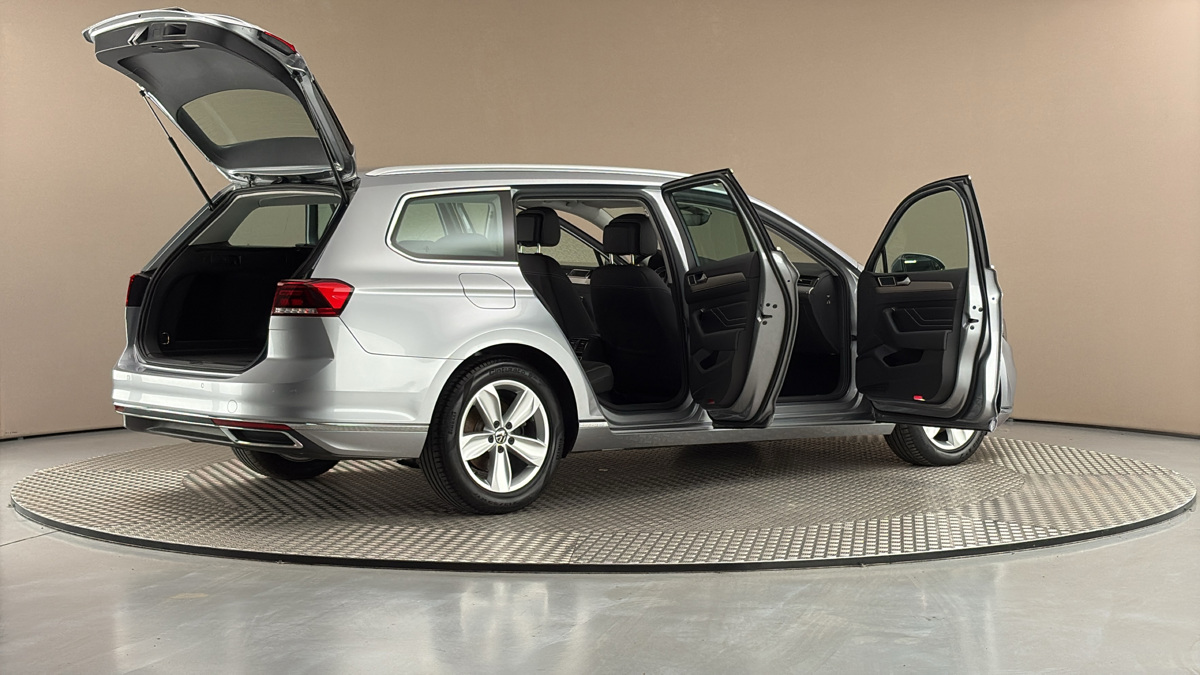 Volkswagen Passat - 6