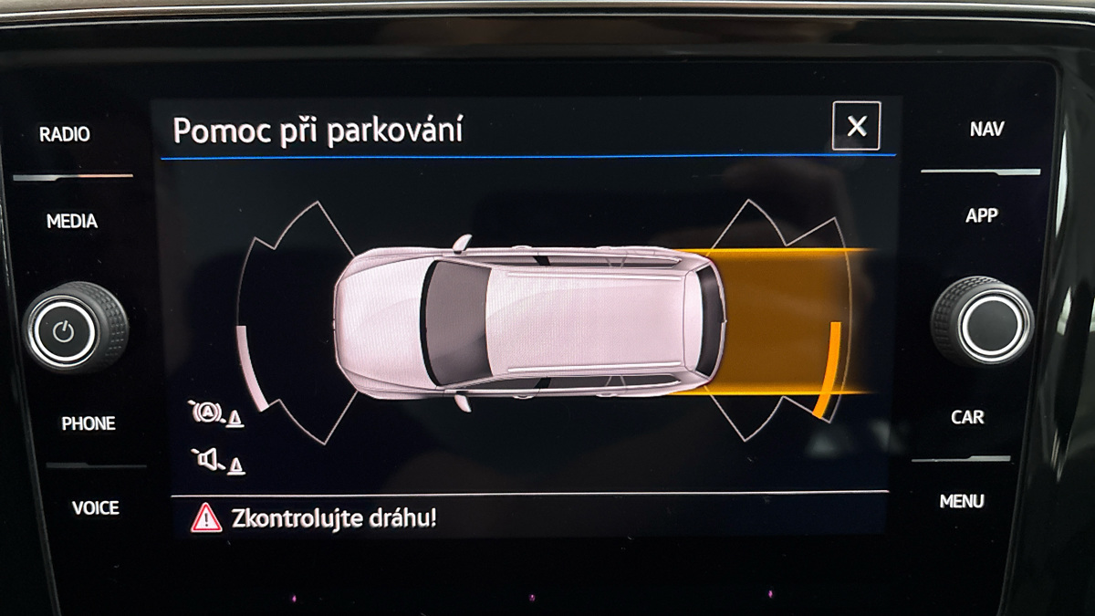 Volkswagen Passat - 12