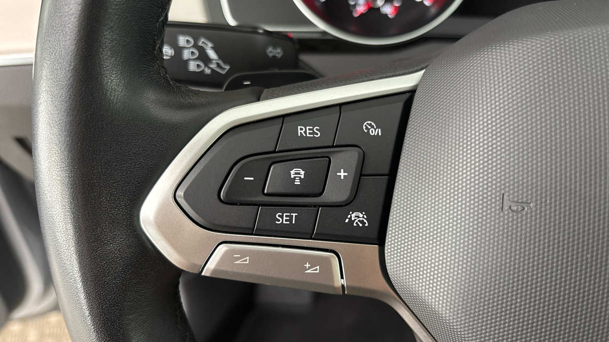 Volkswagen Passat - 14