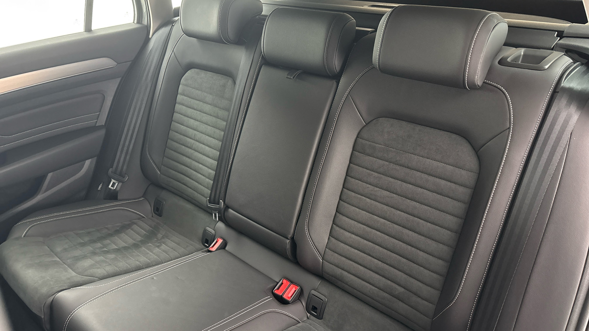Volkswagen Passat - 16