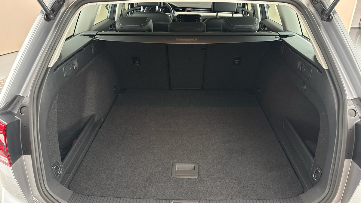 Volkswagen Passat - 17