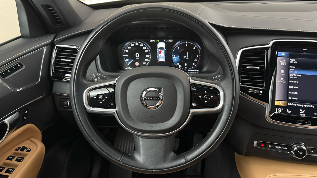 Volvo XC90 - 9