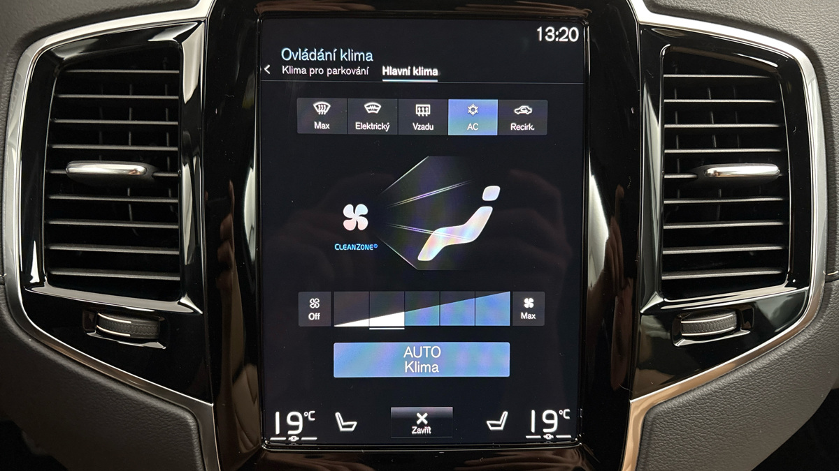 Volvo XC90 - 30