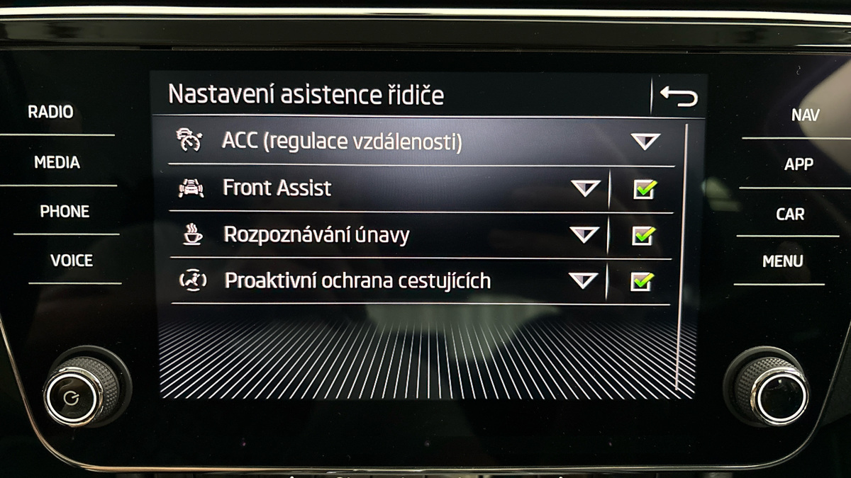 Škoda Superb - 25