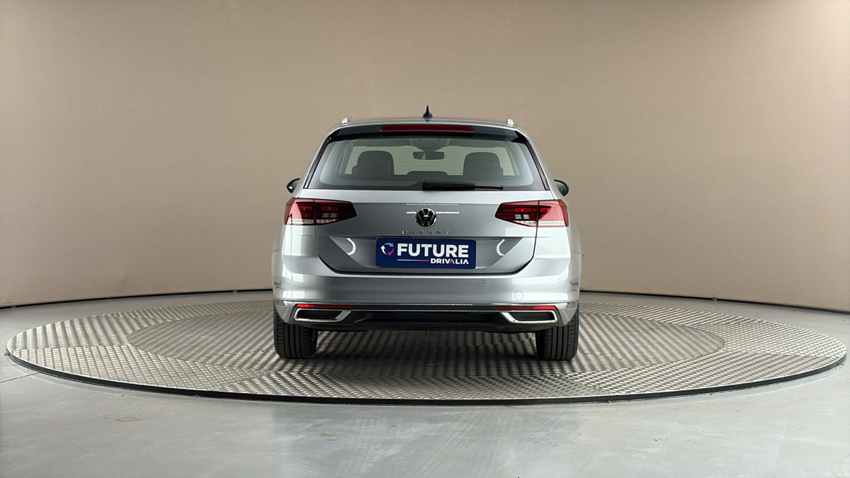 Volkswagen Passat - 5