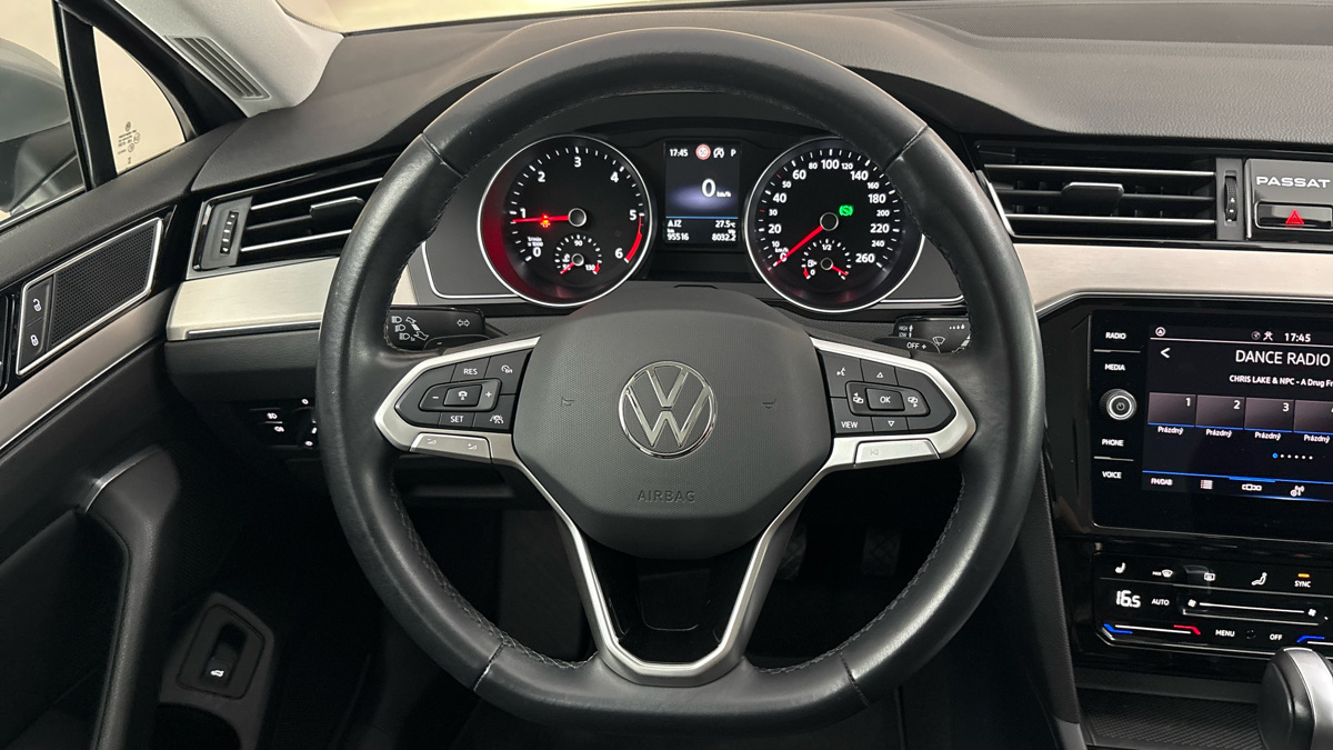 Volkswagen Passat - 9