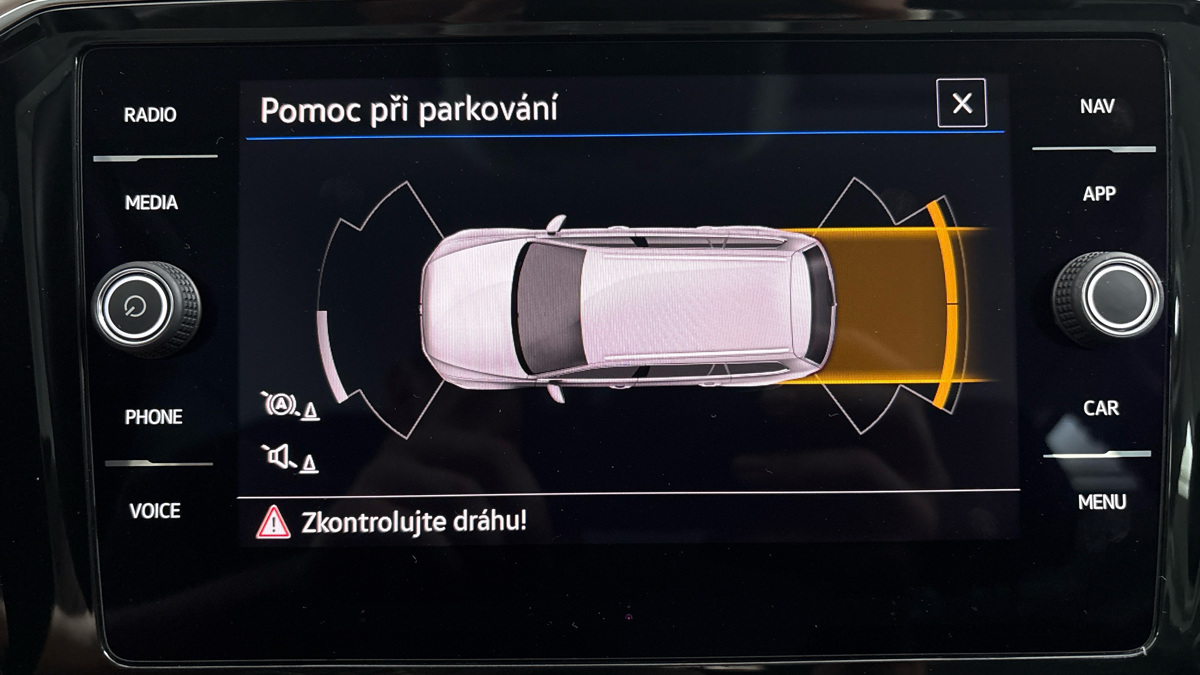 Volkswagen Passat - 12
