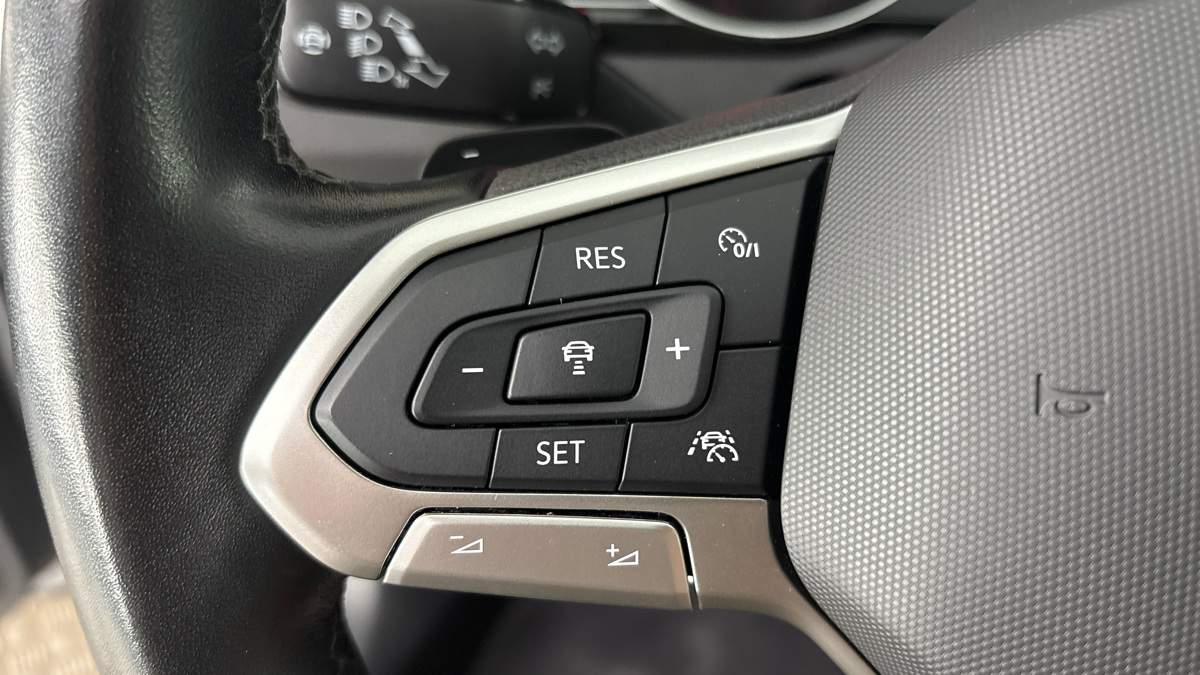 Volkswagen Passat - 14