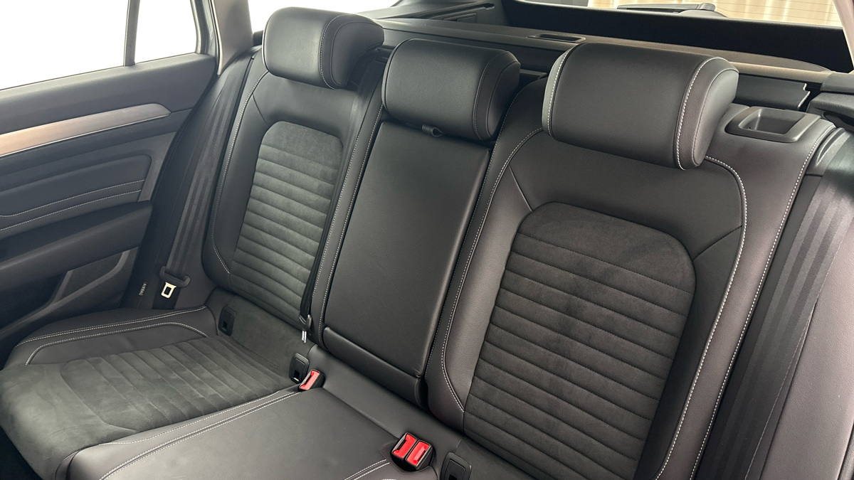 Volkswagen Passat - 16