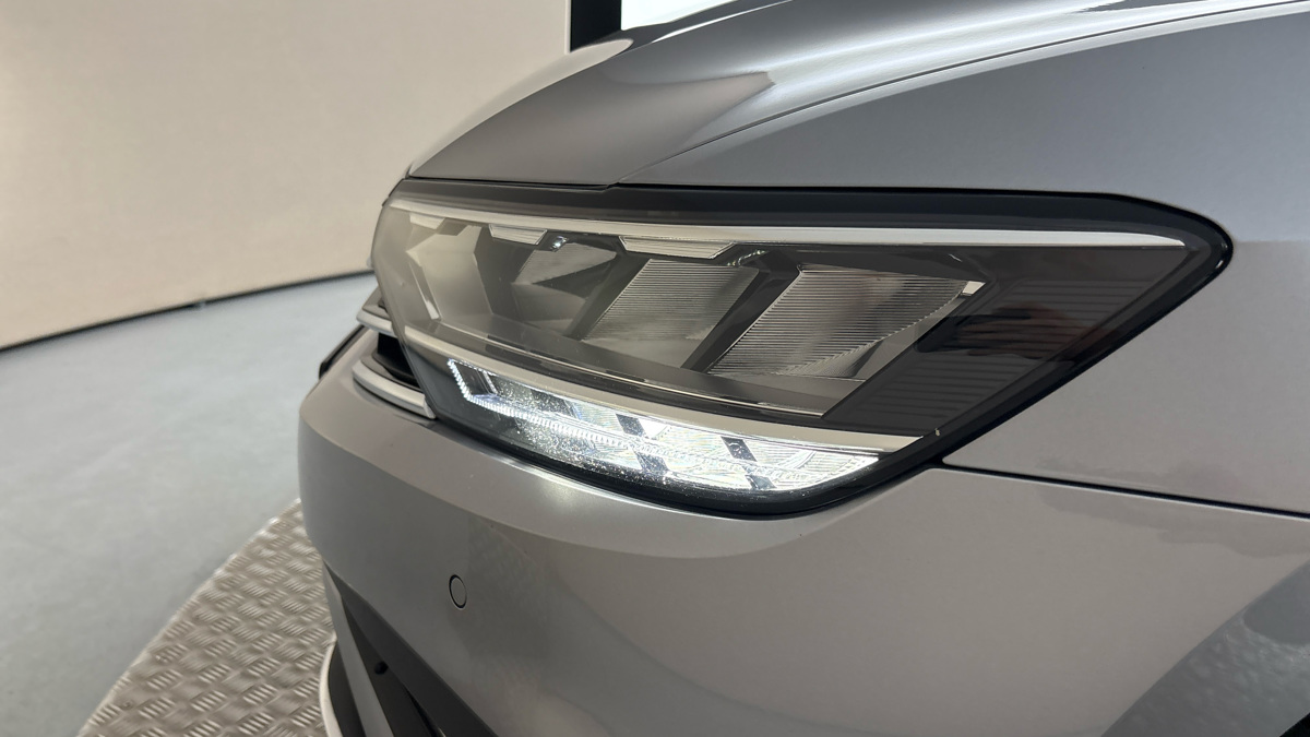 Volkswagen Passat - 18