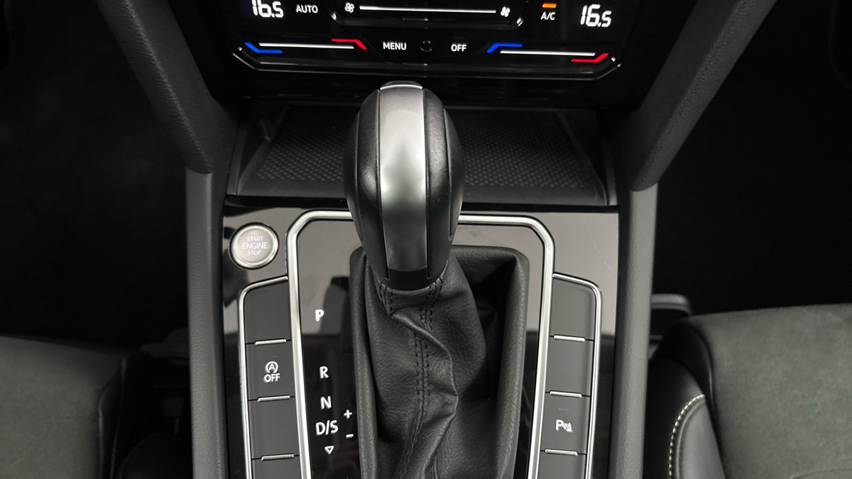 Volkswagen Passat - 24